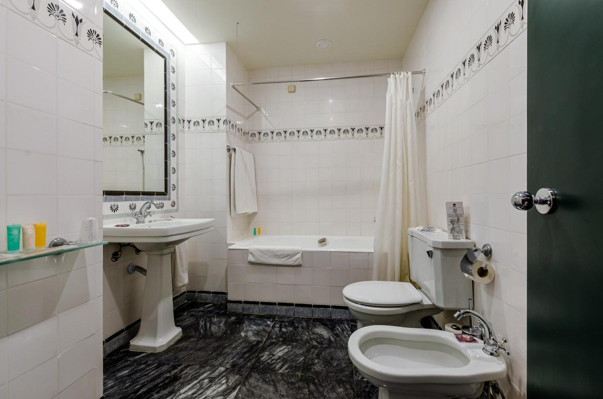 Double or Twin Room Rossio Square view